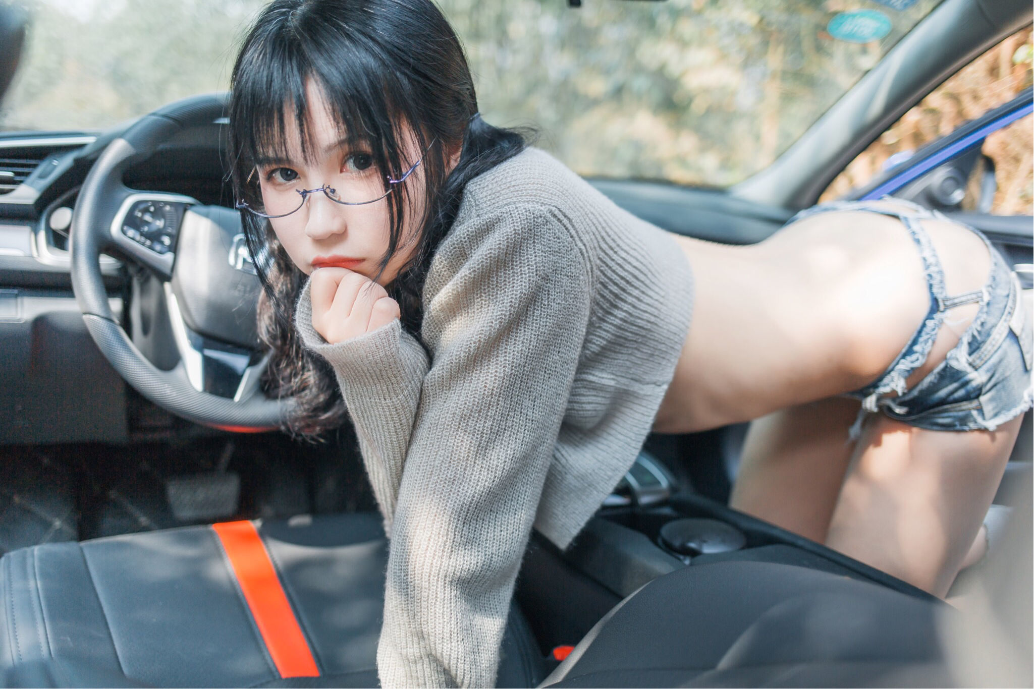 [萝莉COS]逐月su车内篇插图5